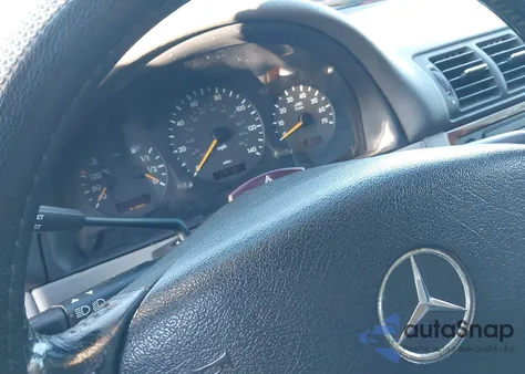 2000 Mercedes-Benz Ml 320 z USA, uszkodzony, nr VIN 4JGAB54E5YA187206